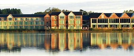 De Vere Cotswold Water Park South Cerney Esterno foto