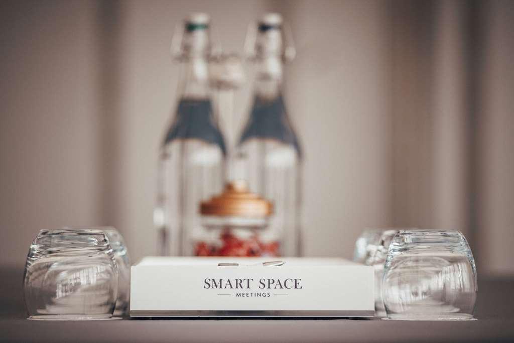 De Vere Cotswold Water Park South Cerney Amenities foto