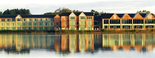 De Vere Cotswold Water Park South Cerney Esterno foto