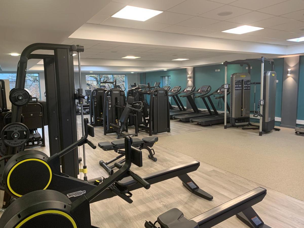 De Vere Cotswold Water Park South Cerney Esterno foto